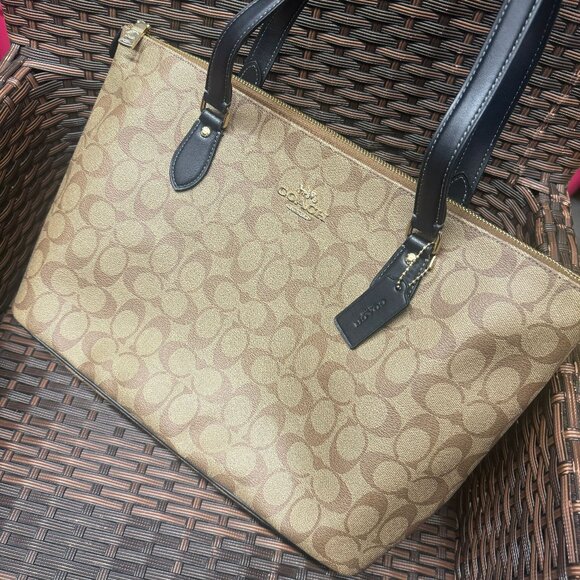 coach Gallery Tote Bag In Signature Canvas ca187 - Picture 1 of 8